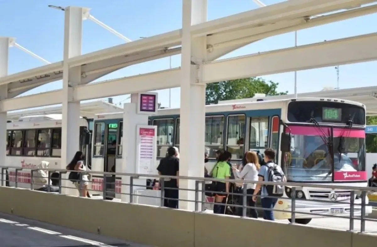 El transporte sanjuanino reclama una deuda de $9.700 millones y reduce frecuencias