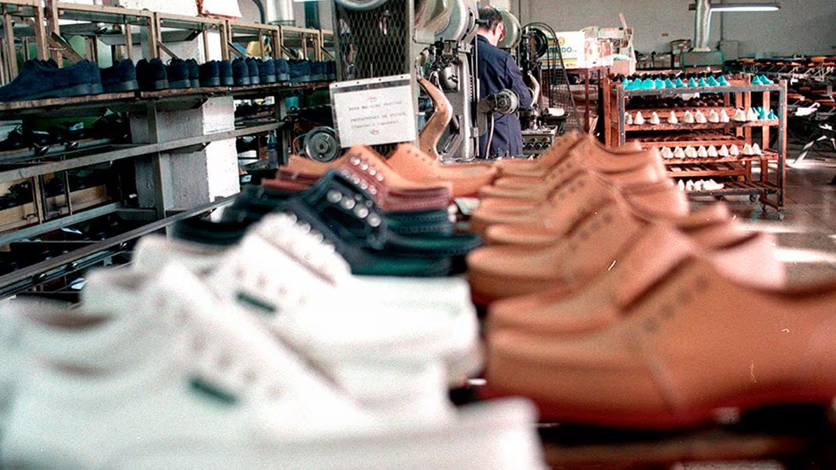 Una fábrica sanjuanina de calzado sostiene 41 empleos en medio de la caída de ventas