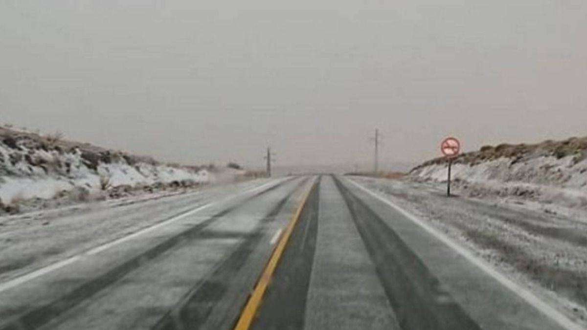Las rutas están habilitadas, pero Vialidad advirtió por hielo y niebla en la cordillera
