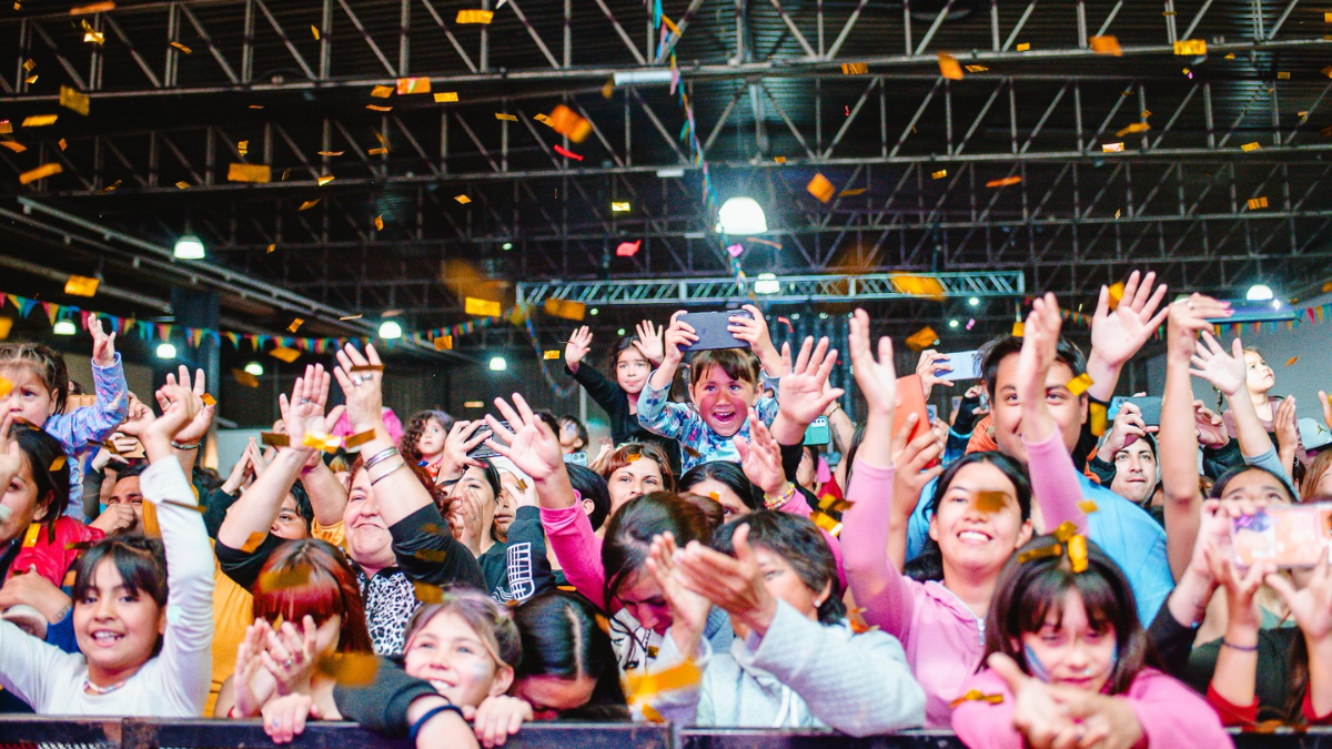 Rivadavia reunió a más de 30.000 personas en un festejo gratuito por la niñez