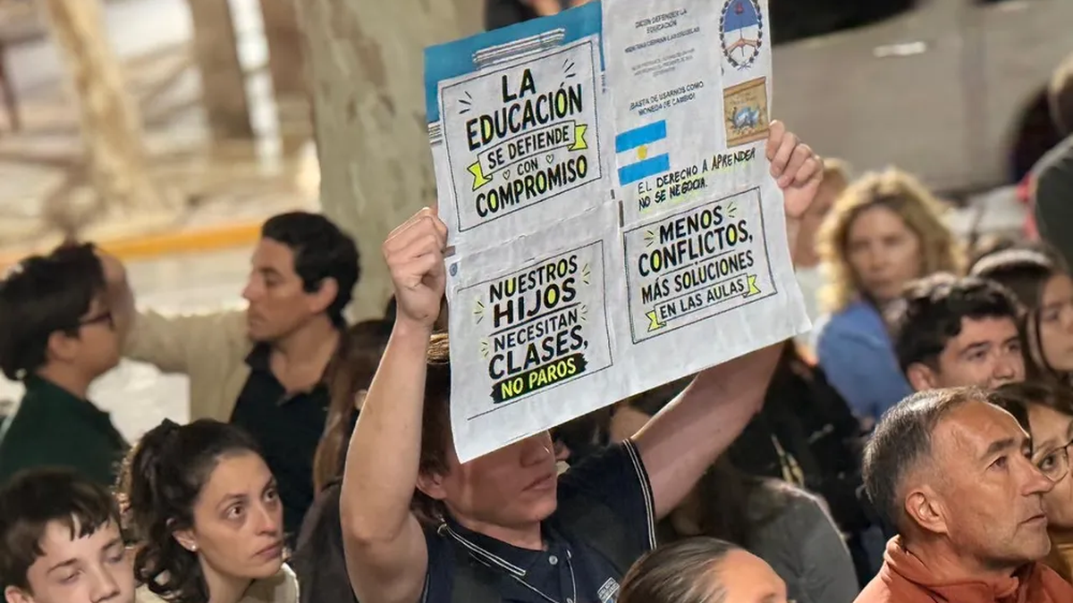 Familias preuniversitarias reúnen fondos y evalúan judicializar los paros en la UNSJ
