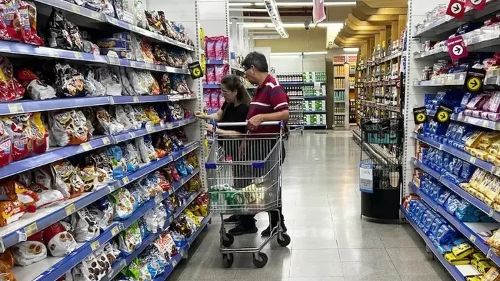 Consultoras proyectan una inflación de agosto inferior al 2%, con alimentos aún bajo presión